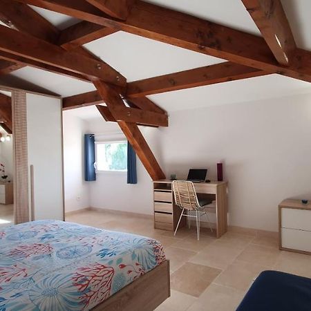 Maison calme et rénovée Oléa Provence, idéale pour passer des vacances dans le Sud Saint-Cannat Esterno foto