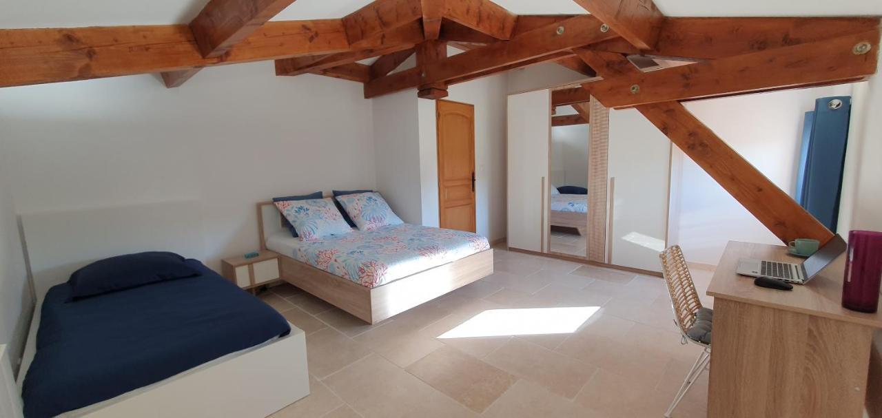 Maison calme et rénovée Oléa Provence, idéale pour passer des vacances dans le Sud Saint-Cannat Esterno foto