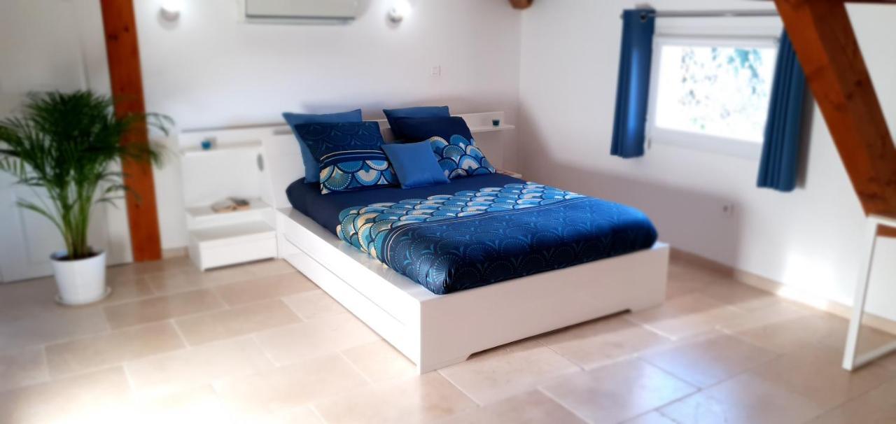 Maison calme et rénovée Oléa Provence, idéale pour passer des vacances dans le Sud Saint-Cannat Esterno foto