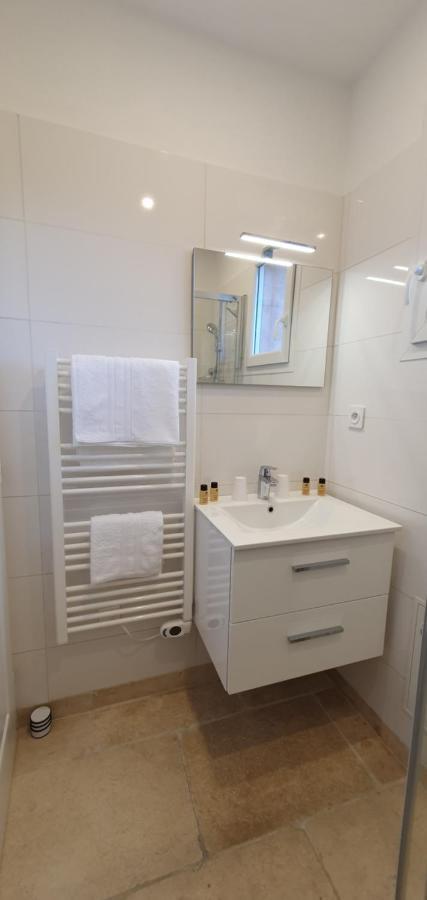Maison calme et rénovée Oléa Provence, idéale pour passer des vacances dans le Sud Saint-Cannat Esterno foto